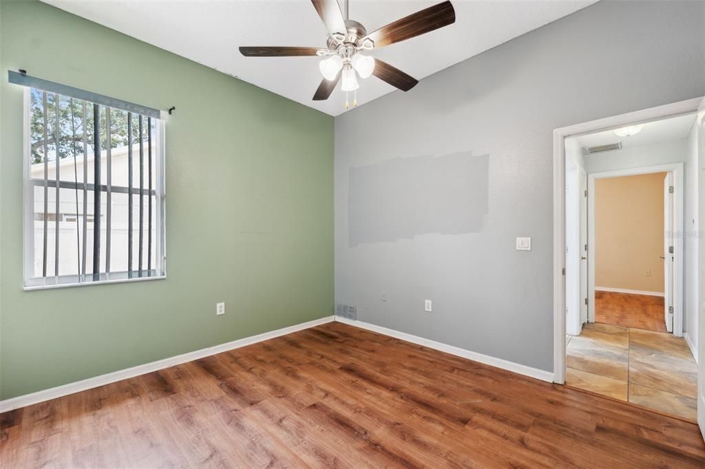 Activo con contrato: $415,000 (5 camas, 3 baños, 2238 Pies cuadrados)