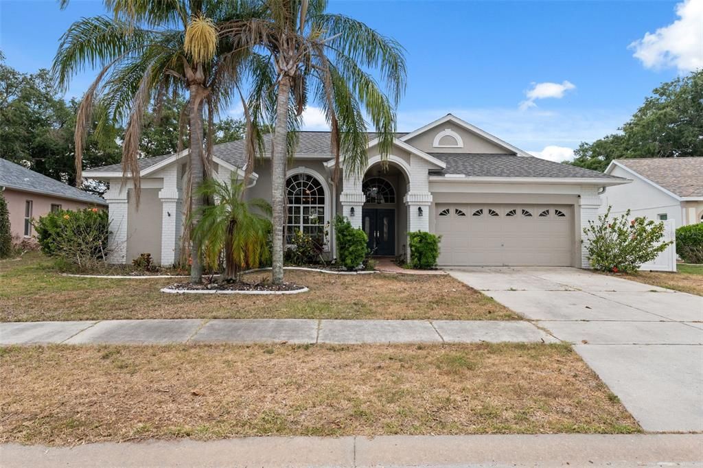 Activo con contrato: $415,000 (5 camas, 3 baños, 2238 Pies cuadrados)