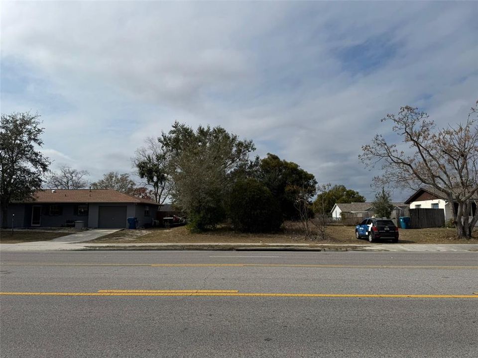 На продажу: $45,000 (0.17 acres)