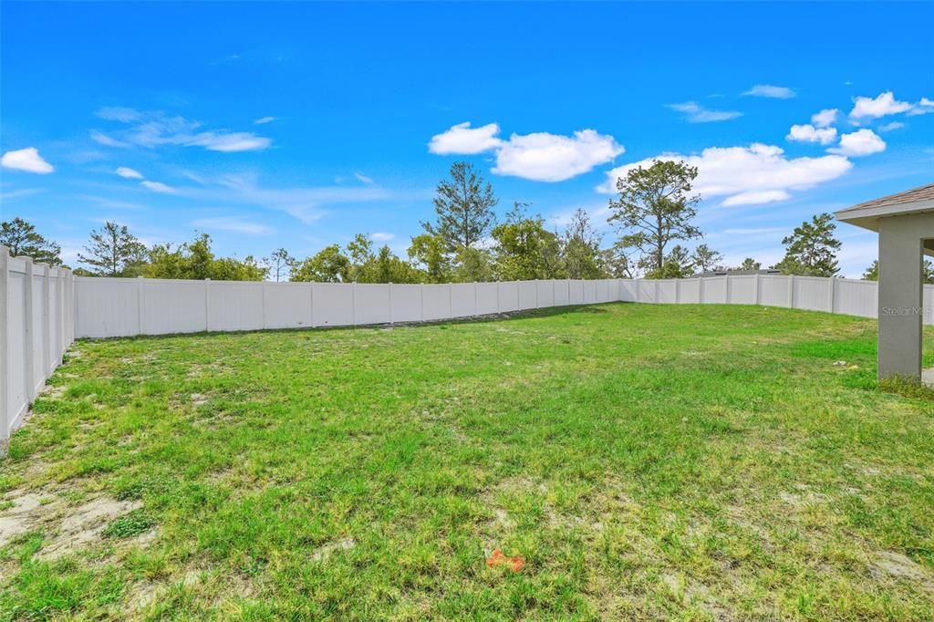 Activo con contrato: $300,000 (4 camas, 3 baños, 1999 Pies cuadrados)