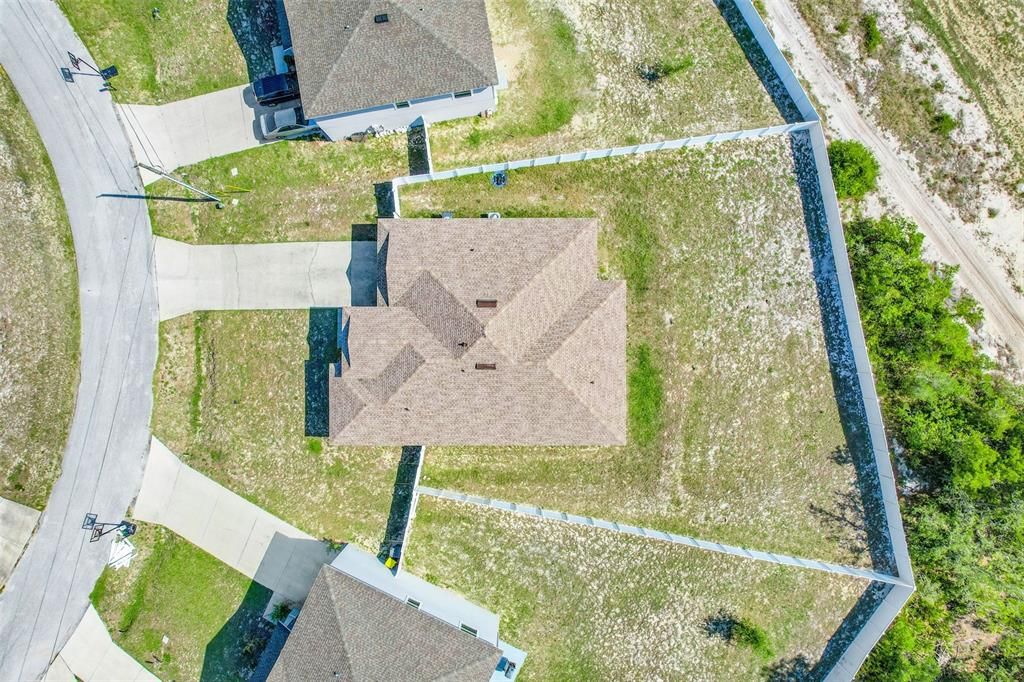 Activo con contrato: $300,000 (4 camas, 3 baños, 1999 Pies cuadrados)