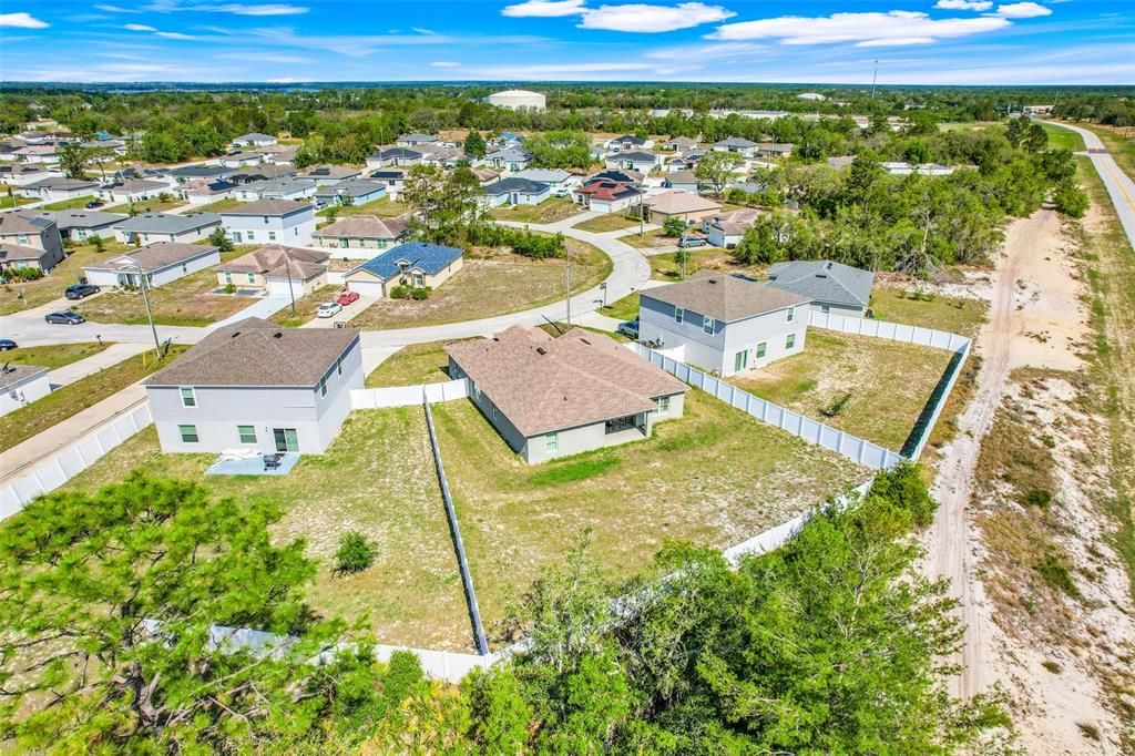 Activo con contrato: $300,000 (4 camas, 3 baños, 1999 Pies cuadrados)