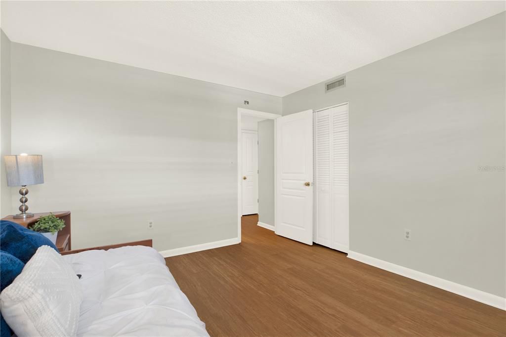 En Venta: $349,000 (2 camas, 2 baños, 975 Pies cuadrados)