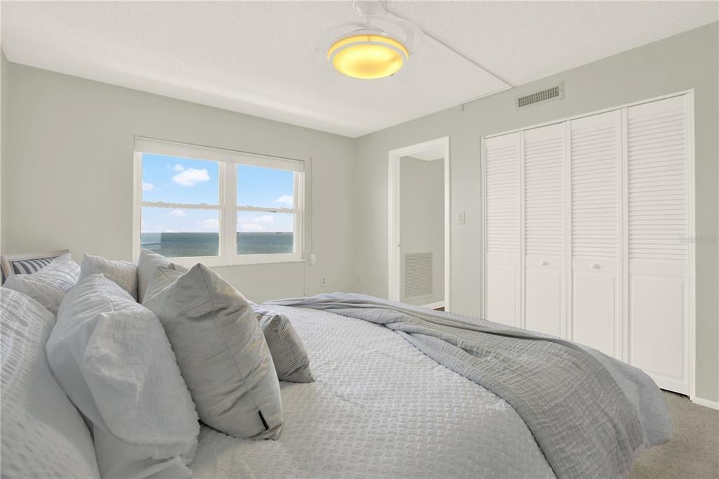 En Venta: $349,000 (2 camas, 2 baños, 975 Pies cuadrados)