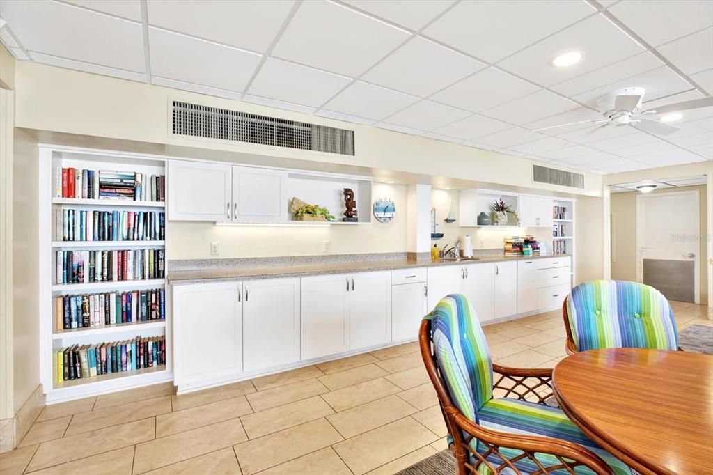 En Venta: $349,000 (2 camas, 2 baños, 975 Pies cuadrados)