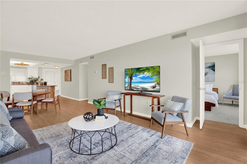 En Venta: $349,000 (2 camas, 2 baños, 975 Pies cuadrados)