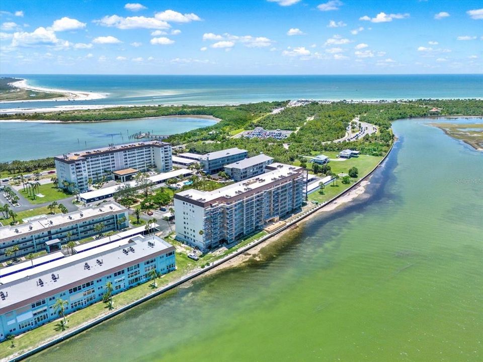 En Venta: $349,000 (2 camas, 2 baños, 975 Pies cuadrados)