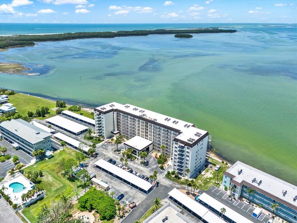 En Venta: $349,000 (2 camas, 2 baños, 975 Pies cuadrados)