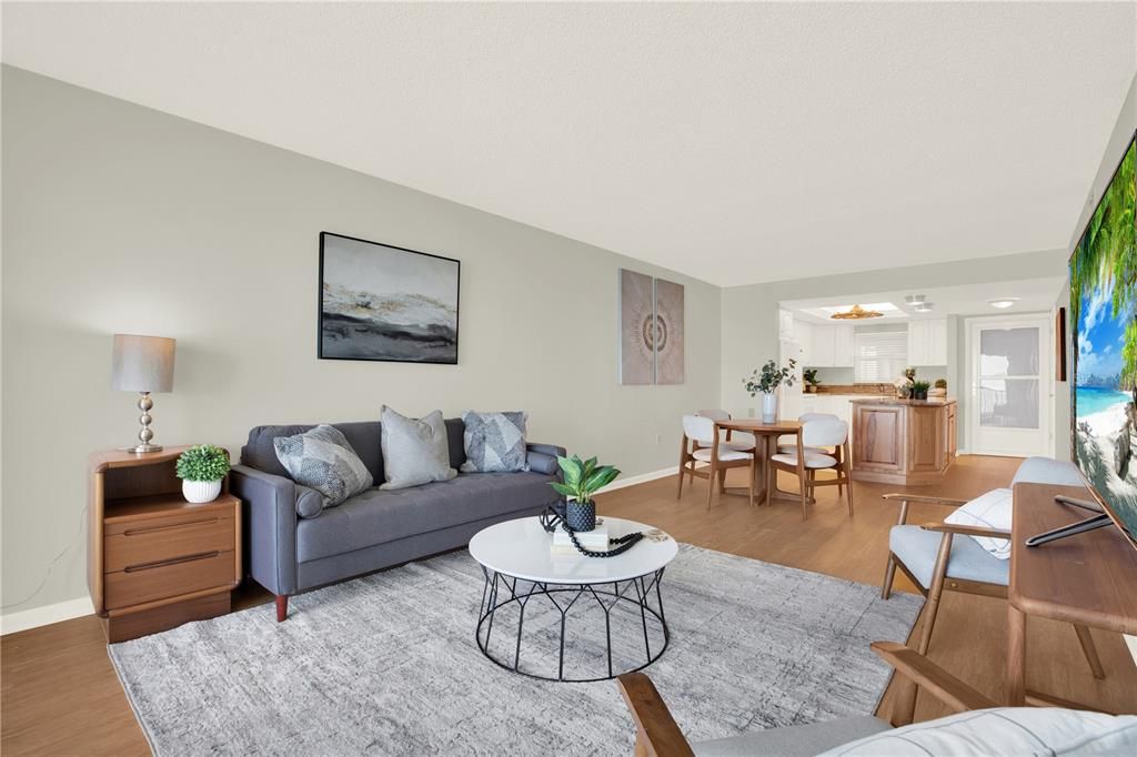 En Venta: $349,000 (2 camas, 2 baños, 975 Pies cuadrados)