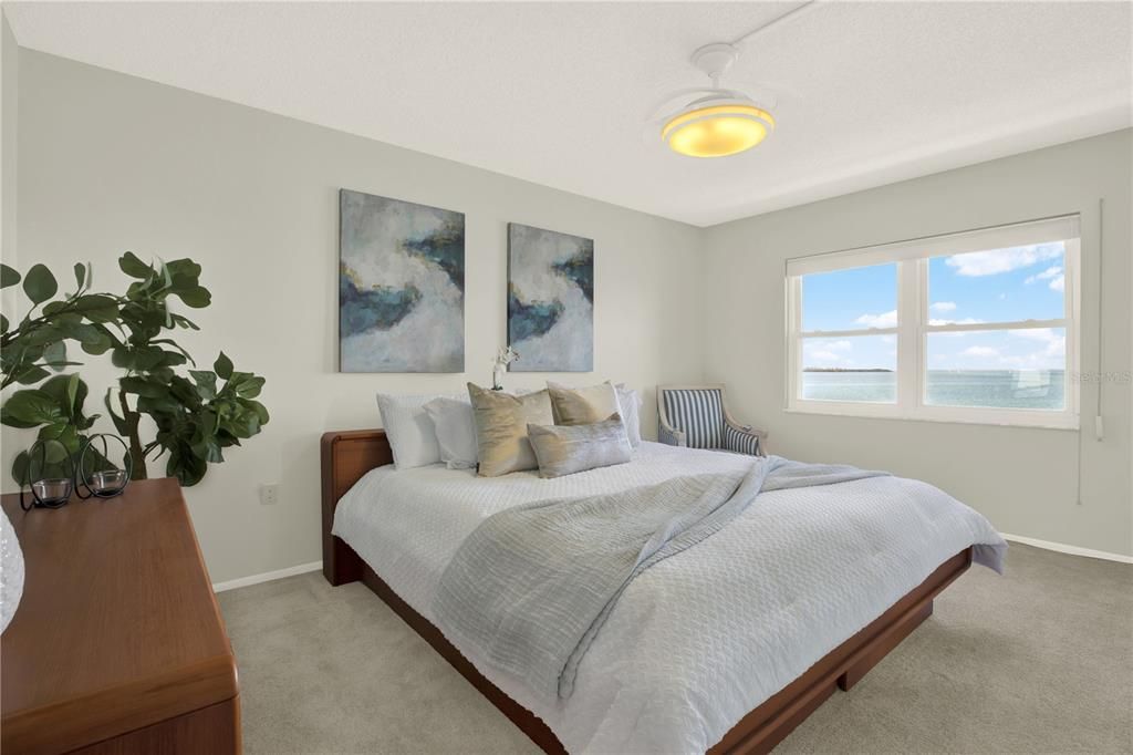 En Venta: $349,000 (2 camas, 2 baños, 975 Pies cuadrados)