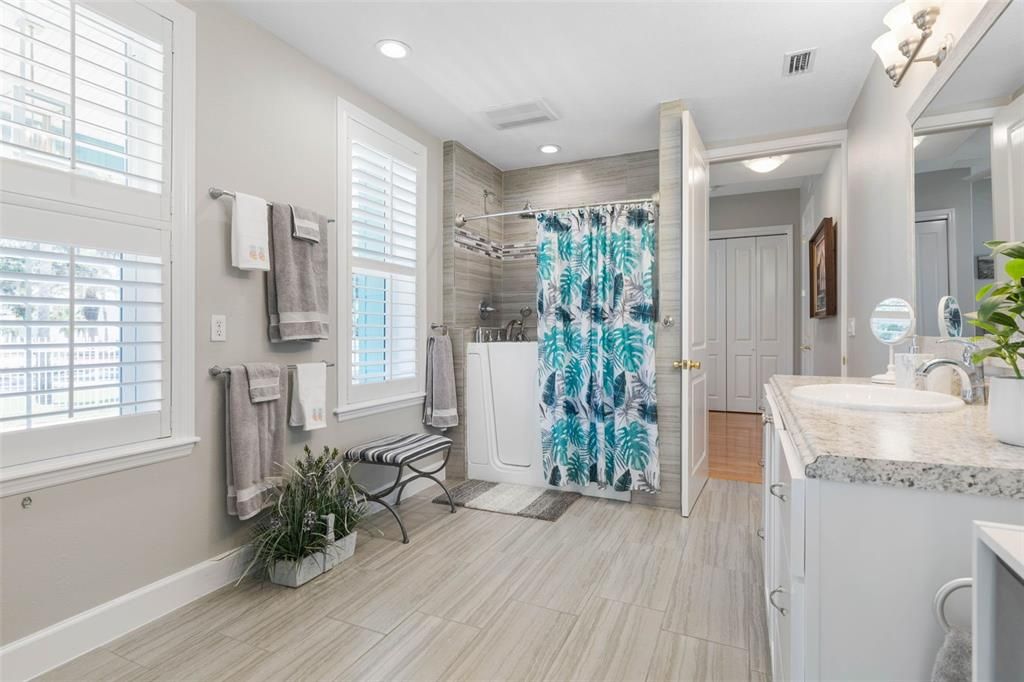 En Venta: $2,775,000 (5 camas, 4 baños, 4619 Pies cuadrados)