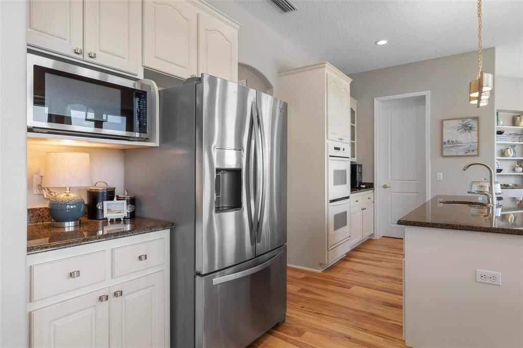 En Venta: $2,775,000 (5 camas, 4 baños, 4619 Pies cuadrados)