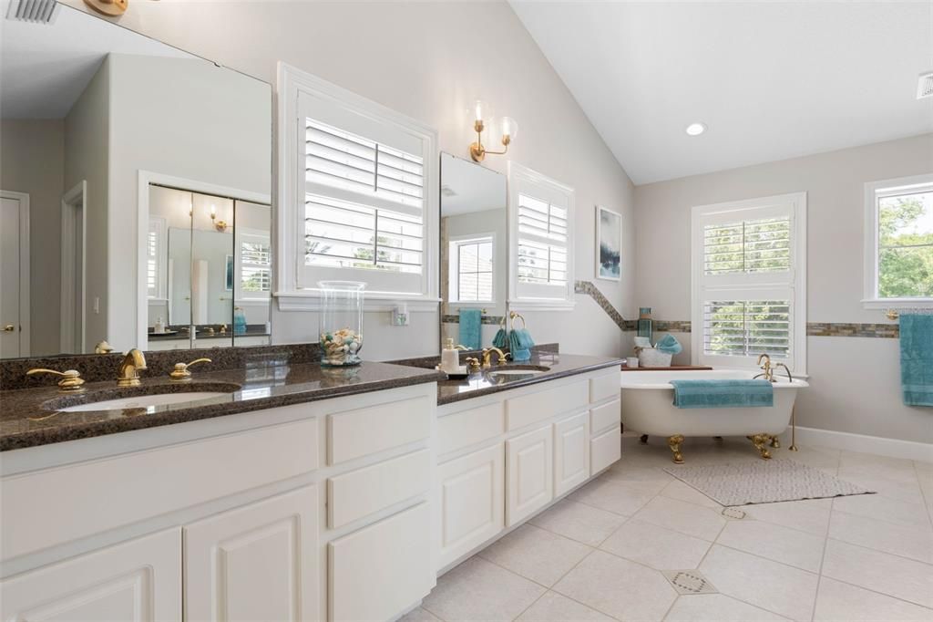 En Venta: $2,775,000 (5 camas, 4 baños, 4619 Pies cuadrados)