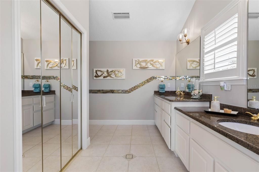 En Venta: $2,775,000 (5 camas, 4 baños, 4619 Pies cuadrados)