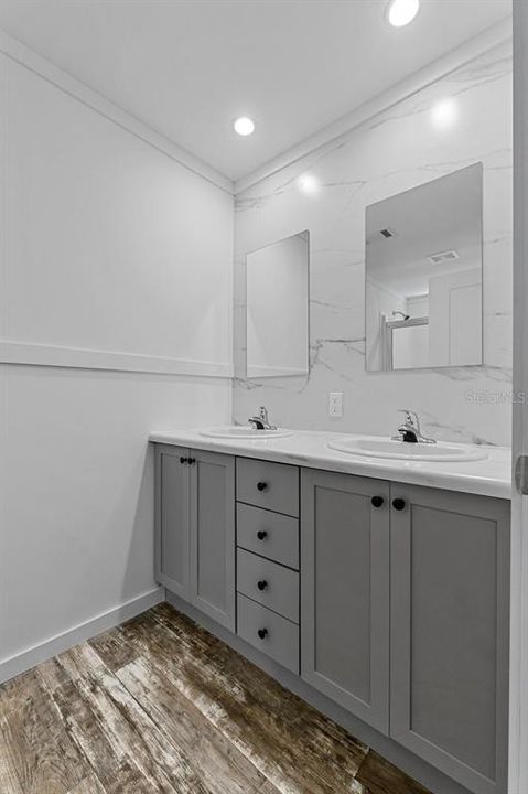 For Sale: $227,100 (3 beds, 2 baths, 1027 Square Feet)