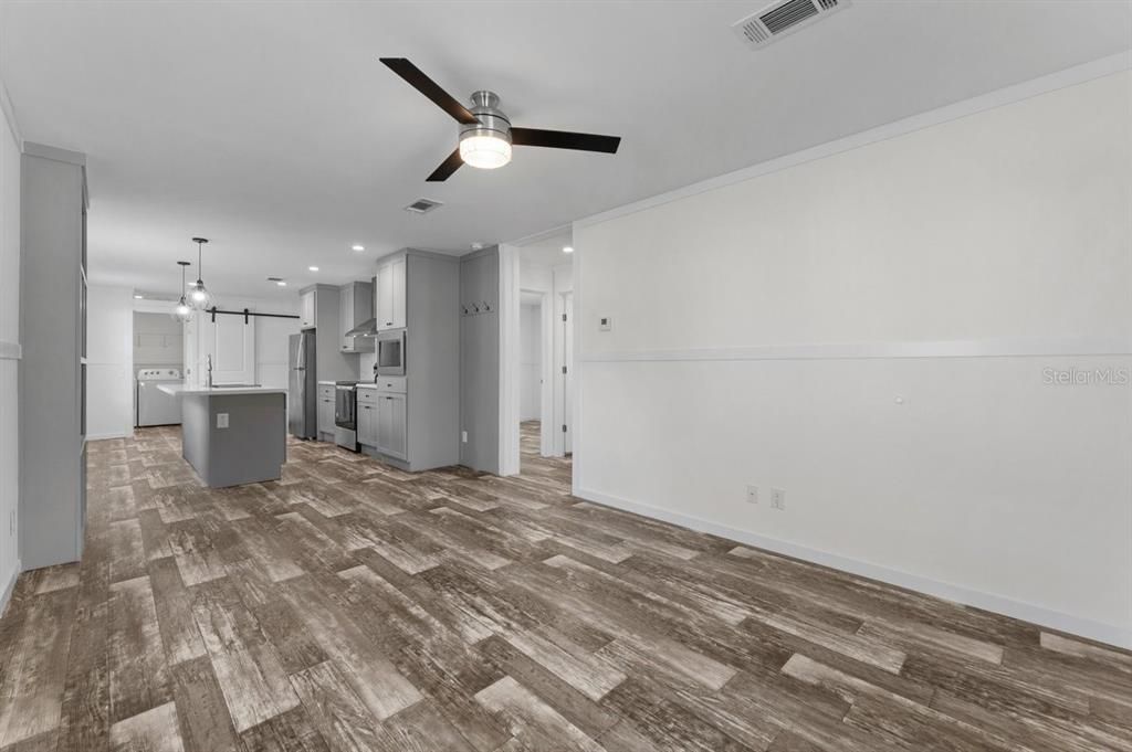 For Sale: $227,100 (3 beds, 2 baths, 1027 Square Feet)