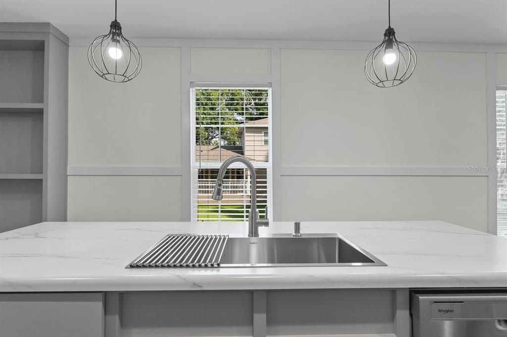 For Sale: $227,100 (3 beds, 2 baths, 1027 Square Feet)