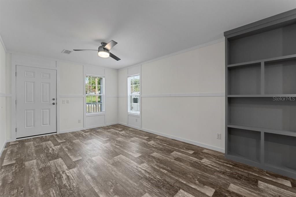 For Sale: $227,100 (3 beds, 2 baths, 1027 Square Feet)