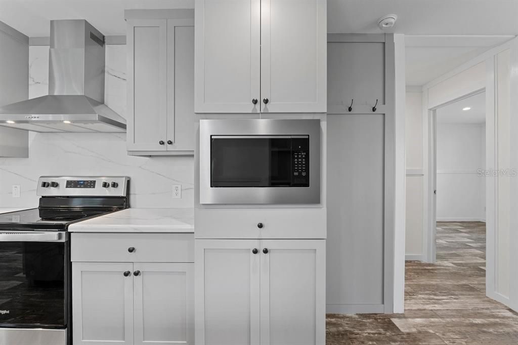 For Sale: $227,100 (3 beds, 2 baths, 1027 Square Feet)