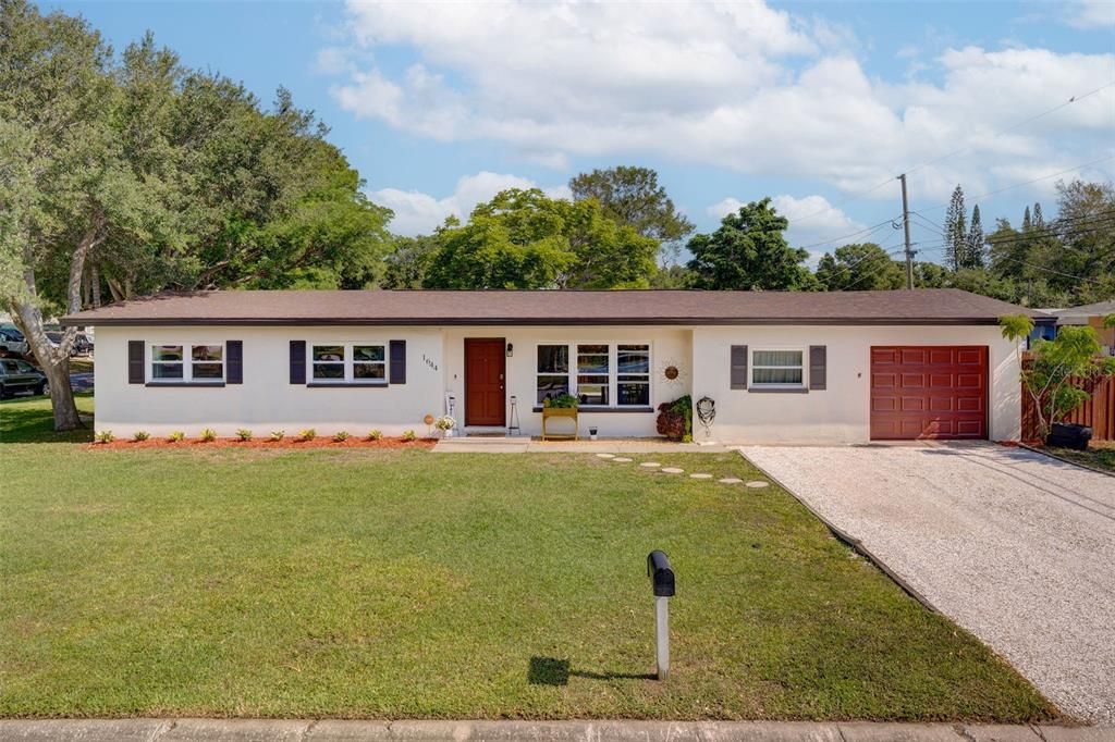 Recently Sold: $439,900 (4 beds, 2 baths, 1586 Square Feet)