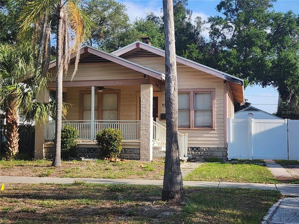 Недавно продано: $500,000 (2 спален, 1 ванн, 910 Квадратных фут)