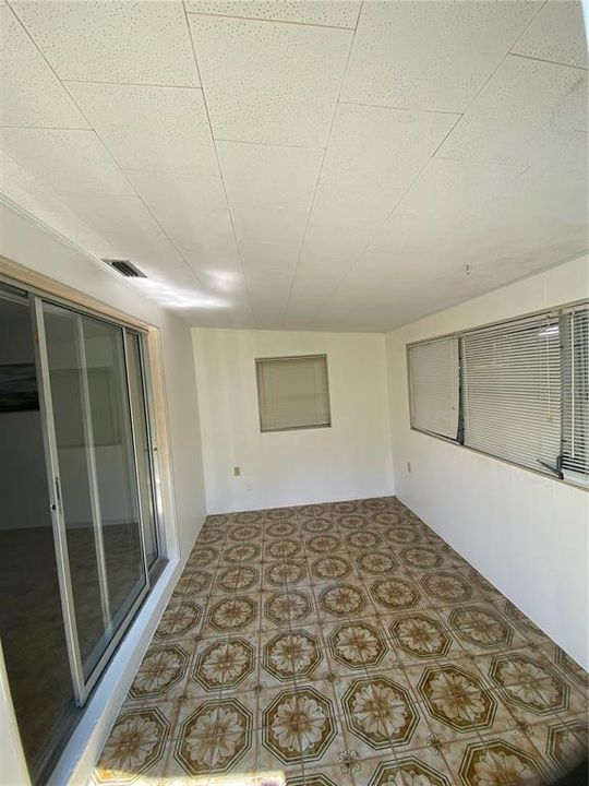 На продажу: $145,000 (2 спален, 1 ванн, 1056 Квадратных фут)