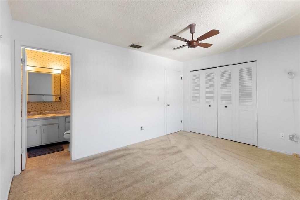 На продажу: $145,000 (2 спален, 1 ванн, 1056 Квадратных фут)