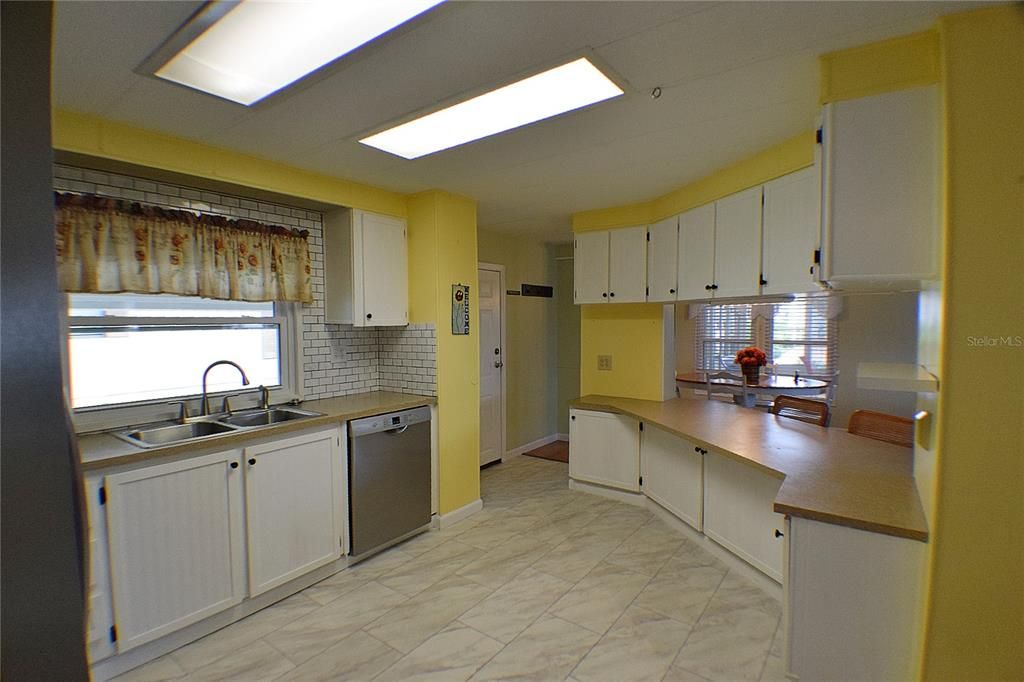 待售: $149,900 (2 贝兹, 2 浴室, 1152 平方英尺)