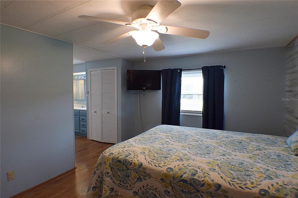 待售: $149,900 (2 贝兹, 2 浴室, 1152 平方英尺)