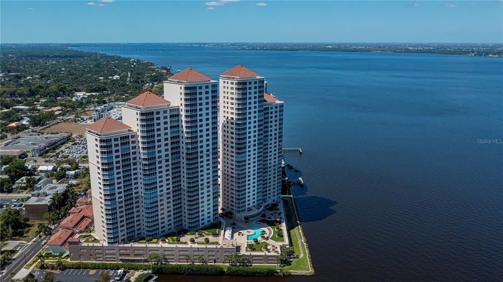 En Venta: $1,250,000 (3 camas, 2 baños, 2230 Pies cuadrados)