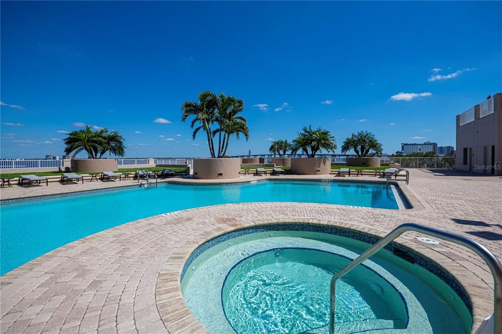 En Venta: $1,250,000 (3 camas, 2 baños, 2230 Pies cuadrados)