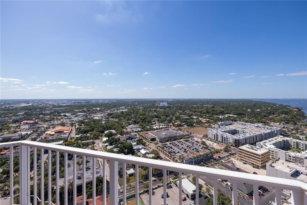 En Venta: $1,250,000 (3 camas, 2 baños, 2230 Pies cuadrados)