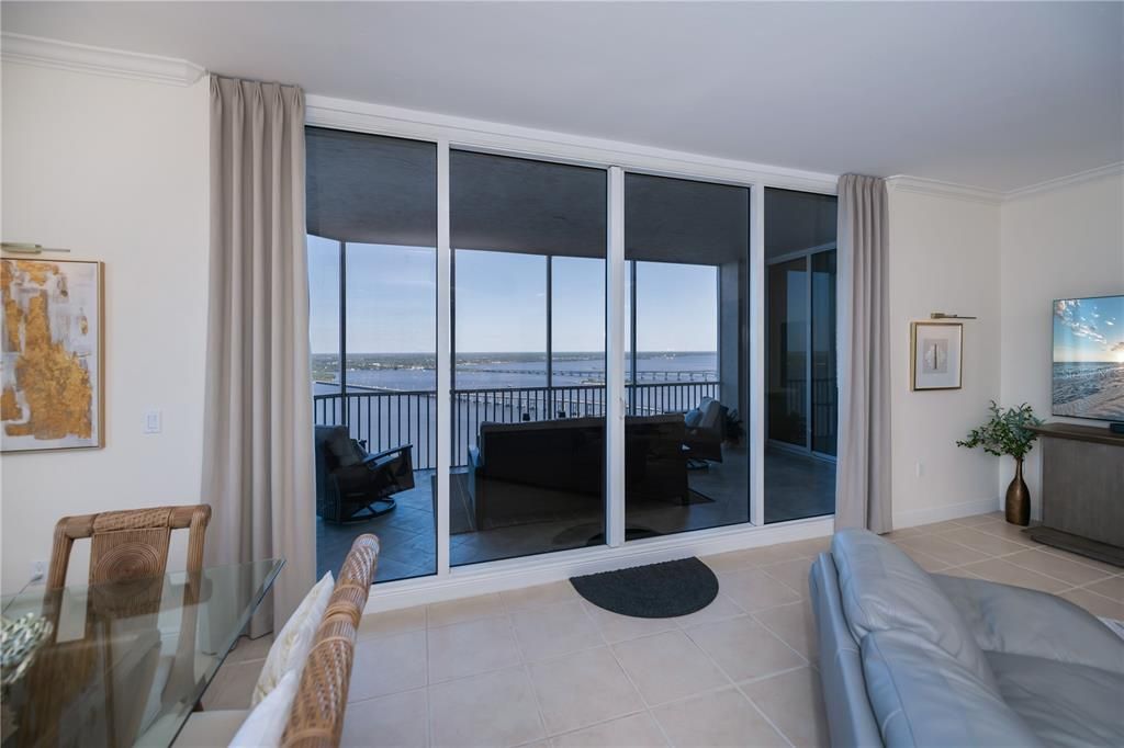 En Venta: $1,250,000 (3 camas, 2 baños, 2230 Pies cuadrados)