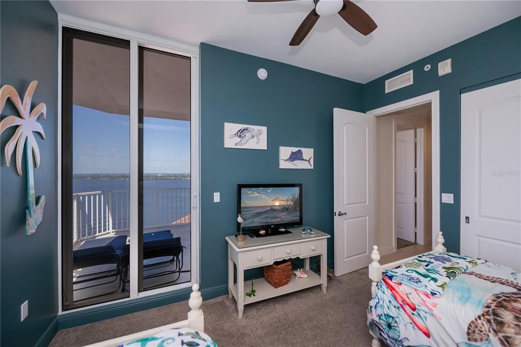 En Venta: $1,250,000 (3 camas, 2 baños, 2230 Pies cuadrados)