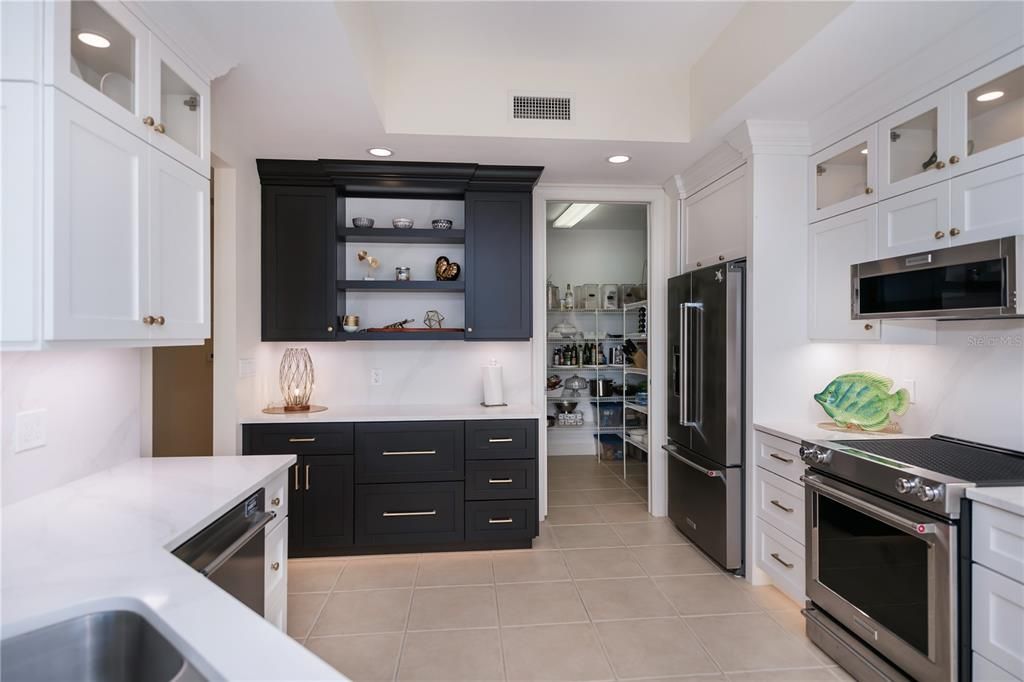 En Venta: $1,250,000 (3 camas, 2 baños, 2230 Pies cuadrados)