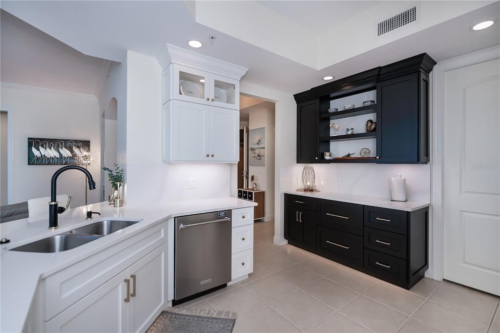 En Venta: $1,250,000 (3 camas, 2 baños, 2230 Pies cuadrados)