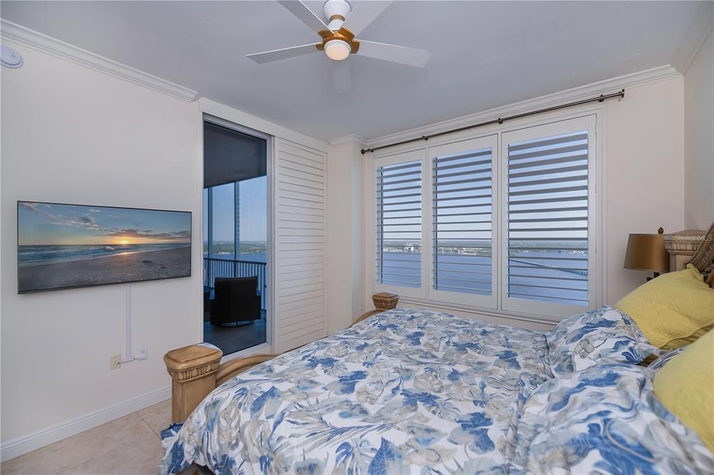 En Venta: $1,250,000 (3 camas, 2 baños, 2230 Pies cuadrados)