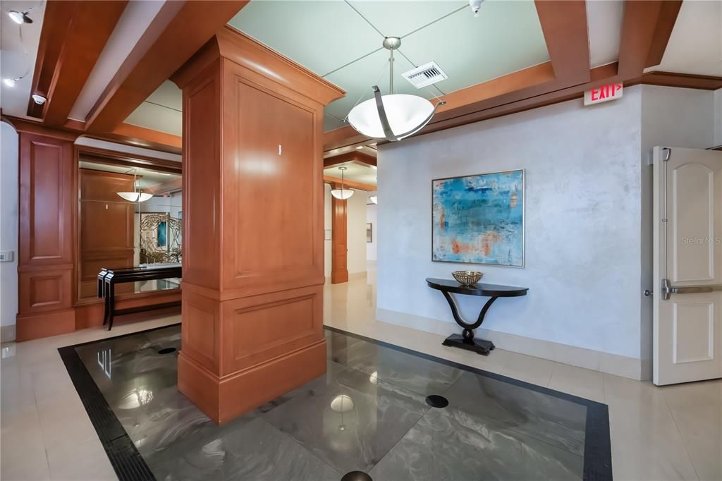 En Venta: $1,250,000 (3 camas, 2 baños, 2230 Pies cuadrados)