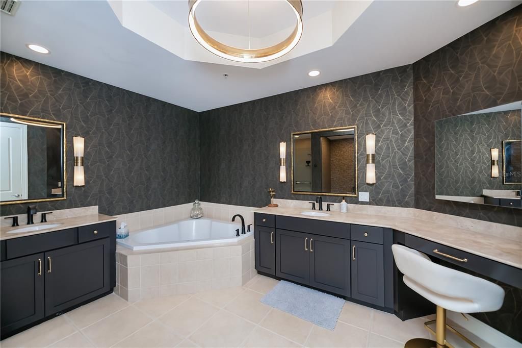 En Venta: $1,250,000 (3 camas, 2 baños, 2230 Pies cuadrados)