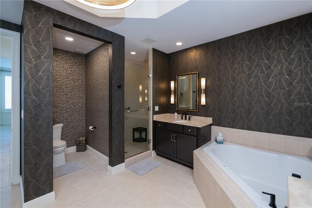 En Venta: $1,250,000 (3 camas, 2 baños, 2230 Pies cuadrados)