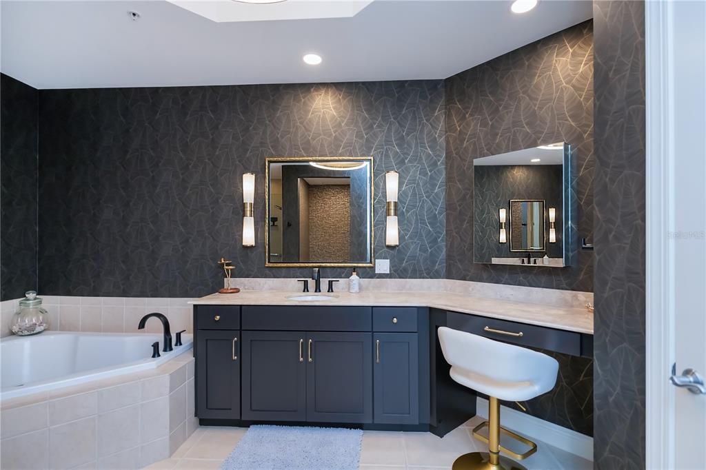 En Venta: $1,250,000 (3 camas, 2 baños, 2230 Pies cuadrados)