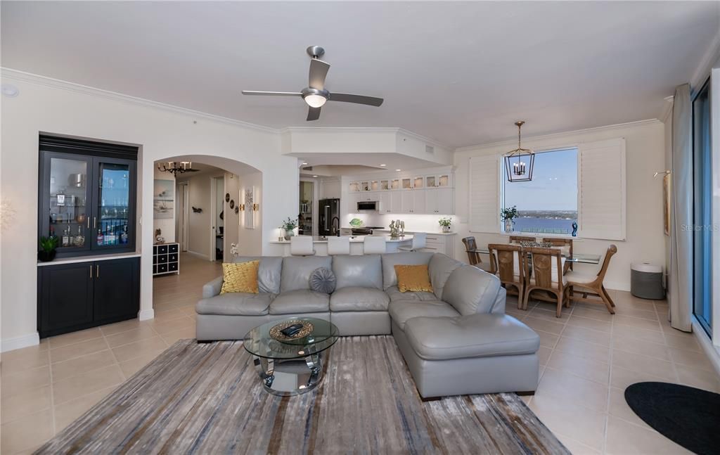 En Venta: $1,250,000 (3 camas, 2 baños, 2230 Pies cuadrados)