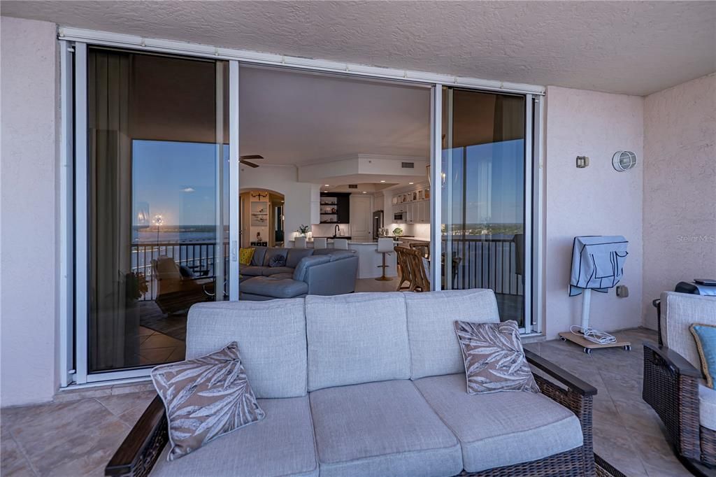 En Venta: $1,250,000 (3 camas, 2 baños, 2230 Pies cuadrados)