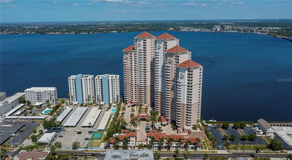 En Venta: $1,250,000 (3 camas, 2 baños, 2230 Pies cuadrados)