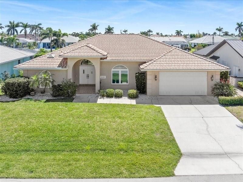 Recently Sold: $899,000 (3 beds, 2 baths, 2397 Square Feet)