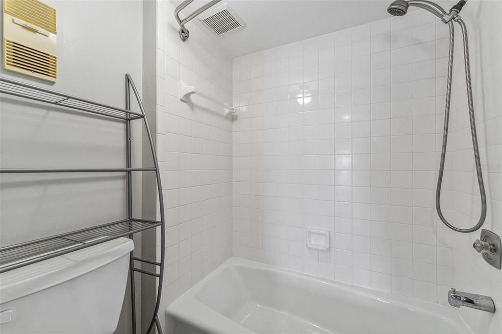 For Sale: $350,000 (2 beds, 2 baths, 1280 Square Feet)