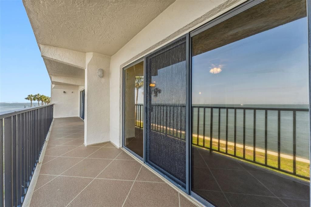 For Sale: $350,000 (2 beds, 2 baths, 1280 Square Feet)