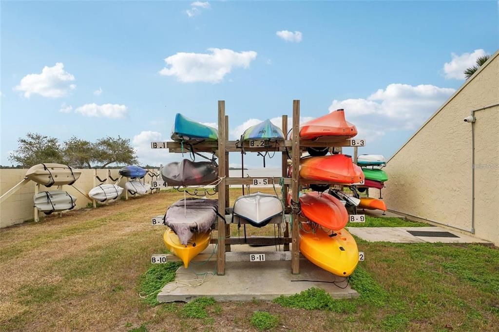 For Sale: $350,000 (2 beds, 2 baths, 1280 Square Feet)