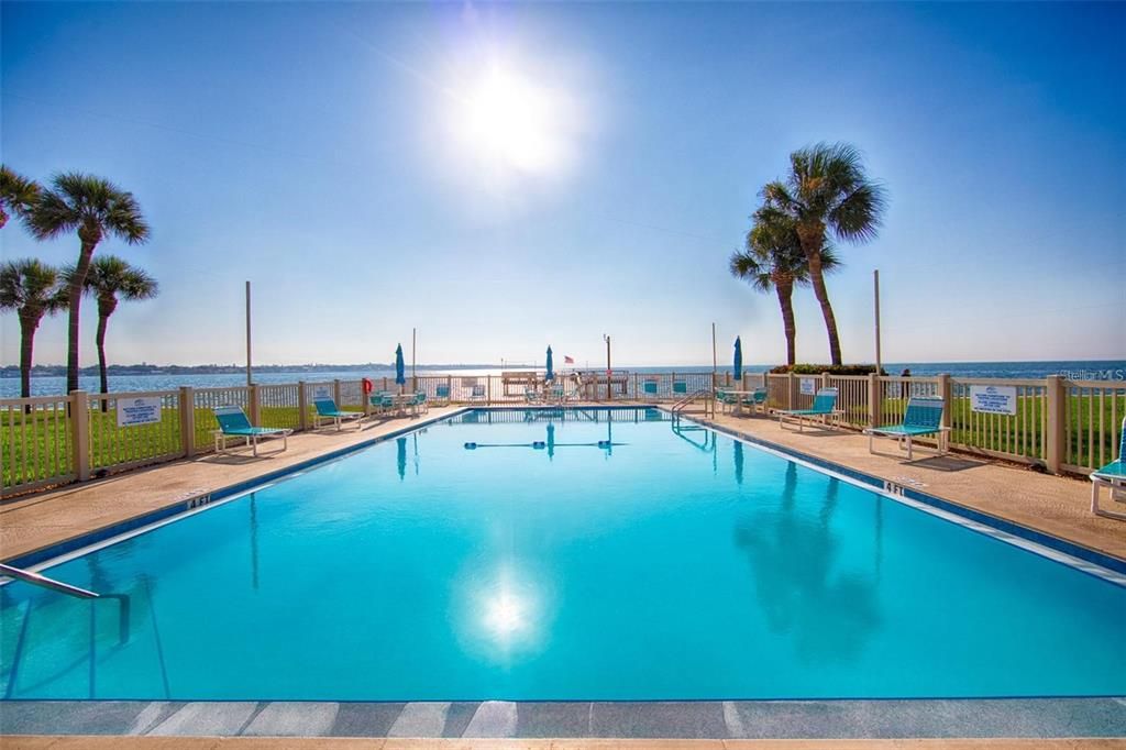 For Sale: $350,000 (2 beds, 2 baths, 1280 Square Feet)