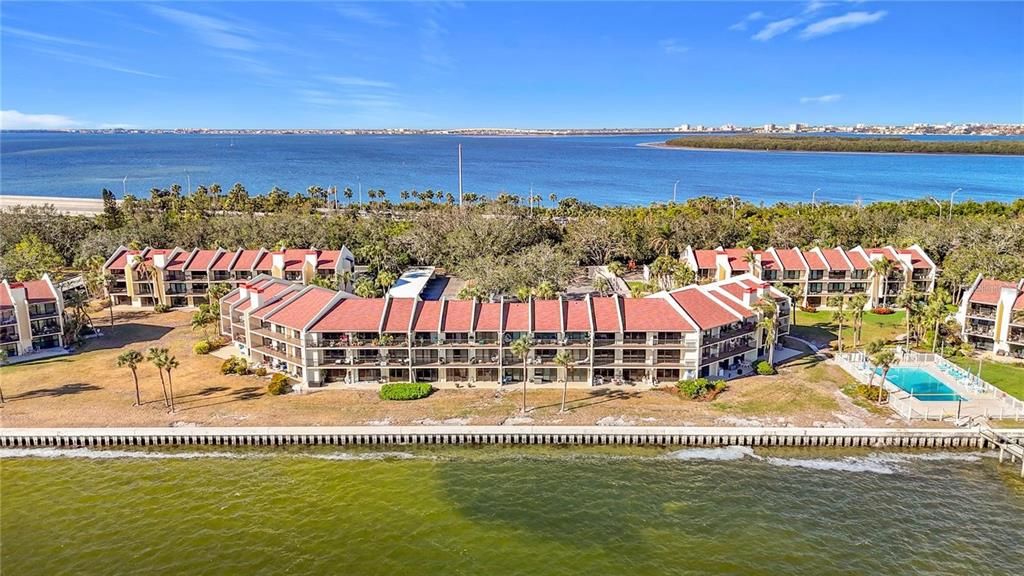 For Sale: $350,000 (2 beds, 2 baths, 1280 Square Feet)